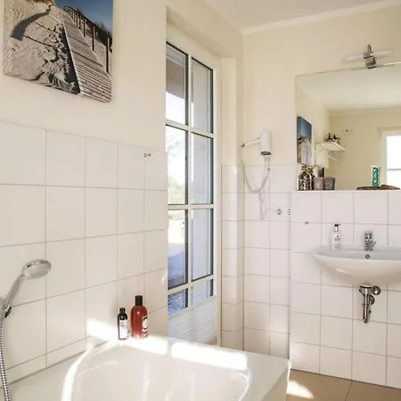 Haus In Bodstedt Mit Sauna Am Bodden Prázdninový dům *